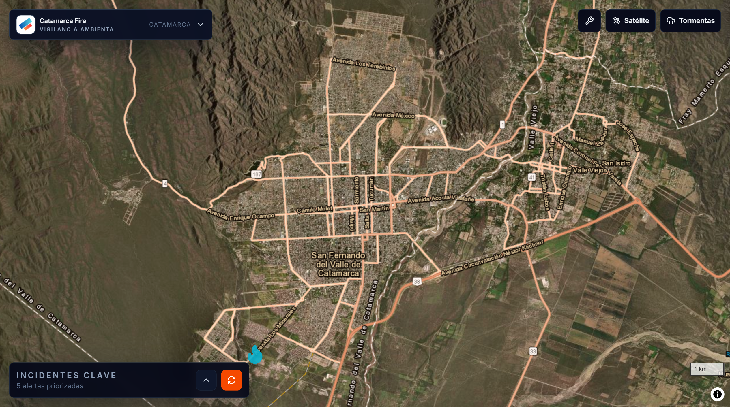 Captura de Catamarca Fire: mapa satelital de San Fernando del Valle de Catamarca con caminos y panel de incidentes.